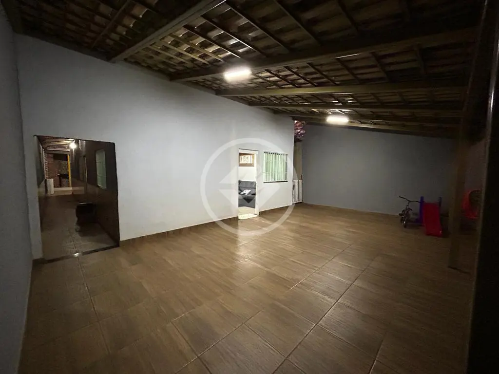 Casa à venda com 2 quartos, 129m² - Foto 2