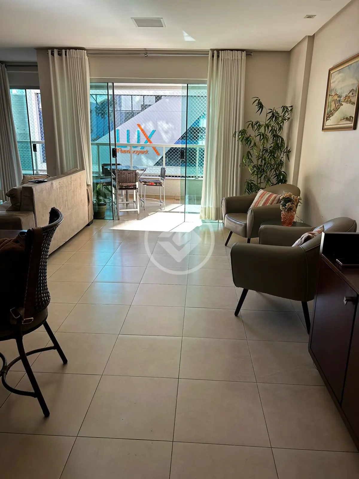 Apartamento à venda com 3 quartos, 118m² - Foto 1