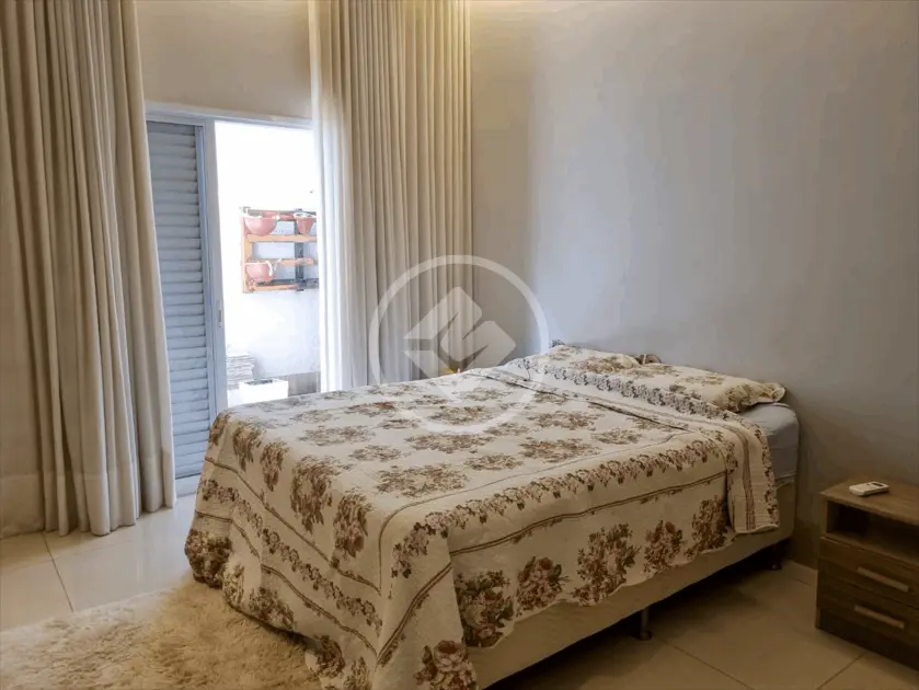 Casa à venda com 3 quartos, 215m² - Foto 15