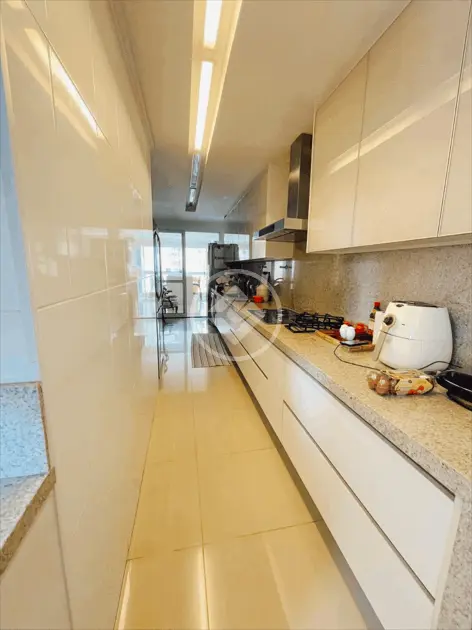 Apartamento à venda com 4 quartos, 228m² - Foto 7