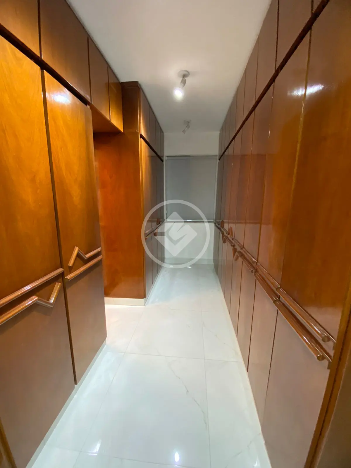 Apartamento à venda com 4 quartos, 241m² - Foto 7