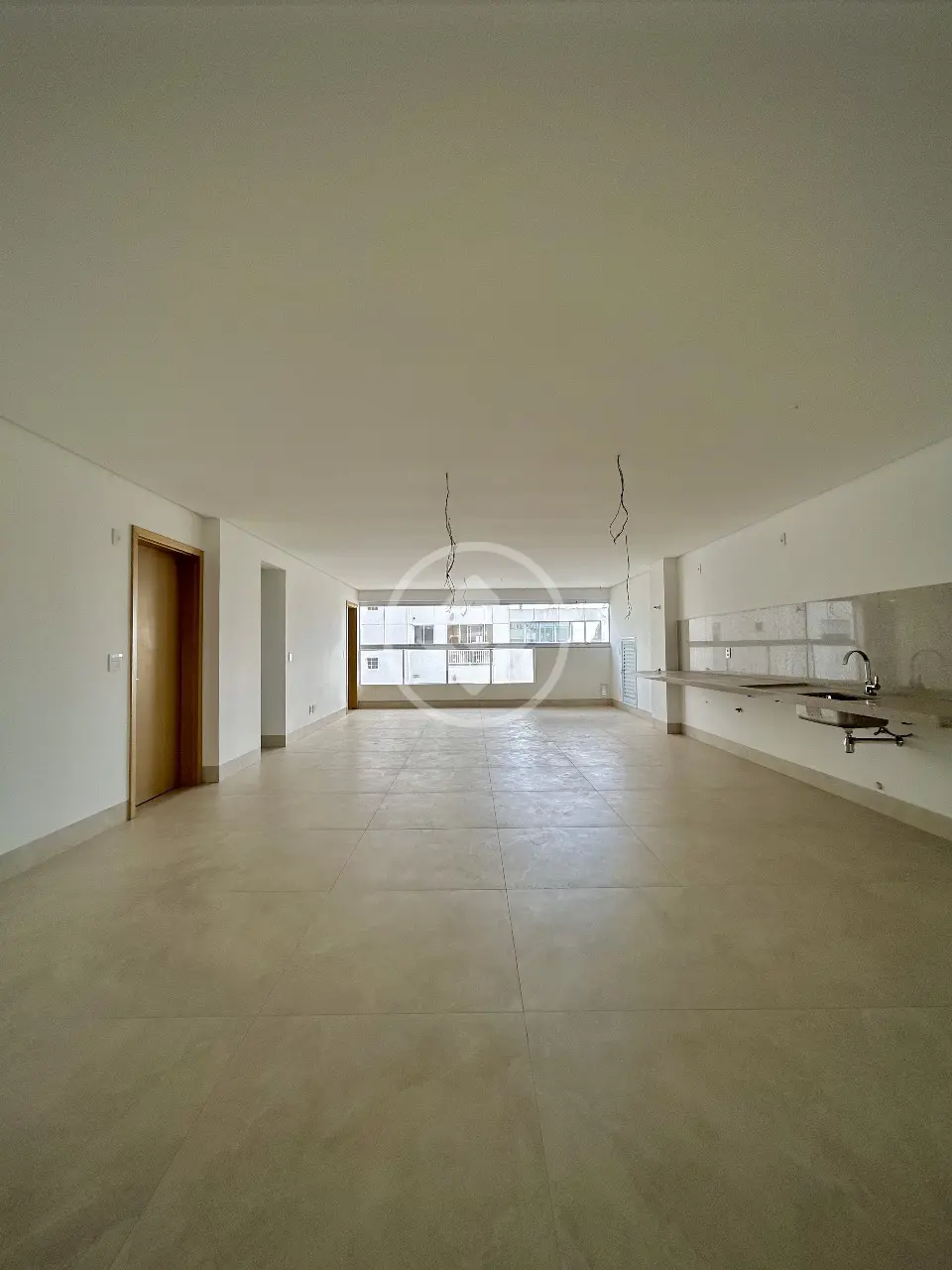 Apartamento à venda com 4 quartos, 256m² - Foto 3