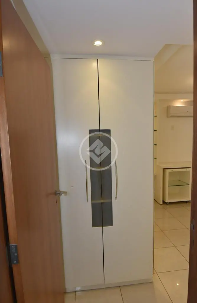 Apartamento à venda com 4 quartos, 198m² - Foto 4