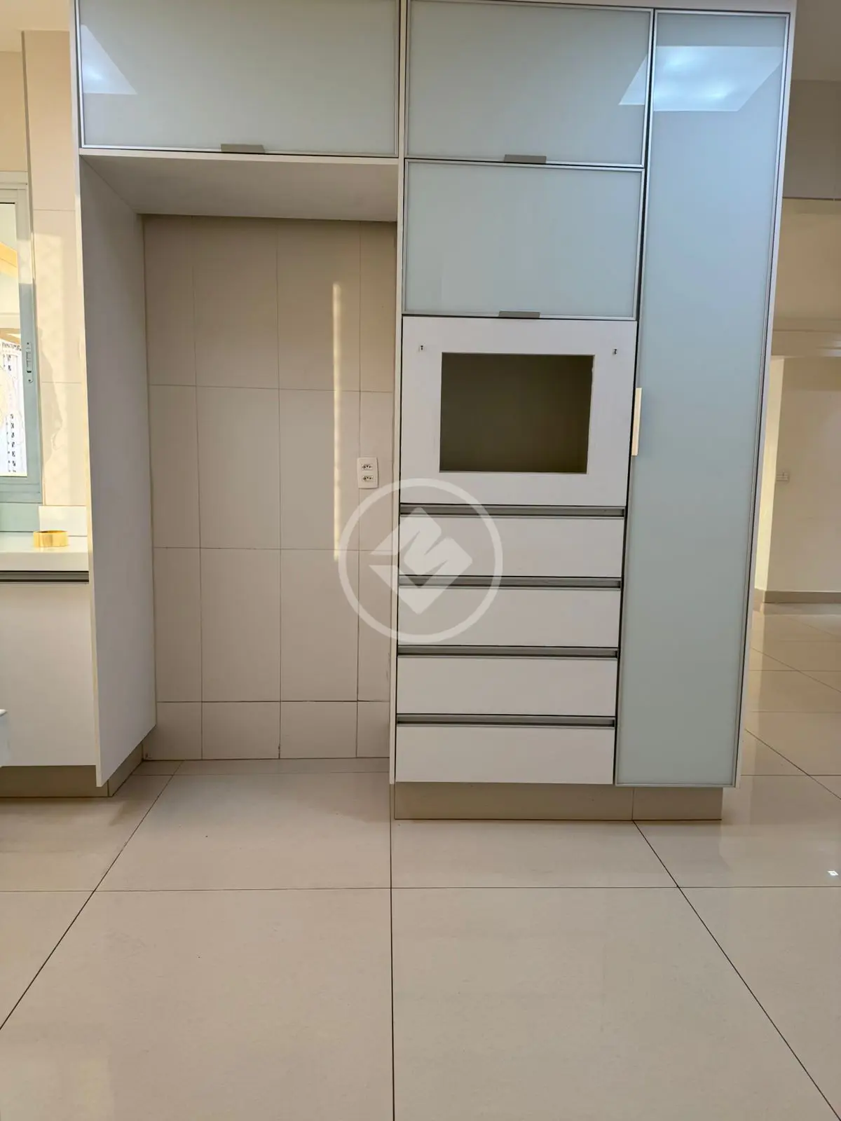 Apartamento à venda com 3 quartos, 169m² - Foto 9