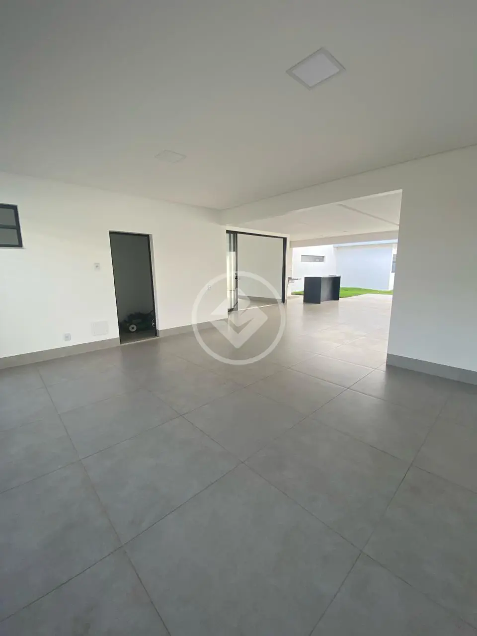 Casa à venda com 4 quartos, 280m² - Foto 3