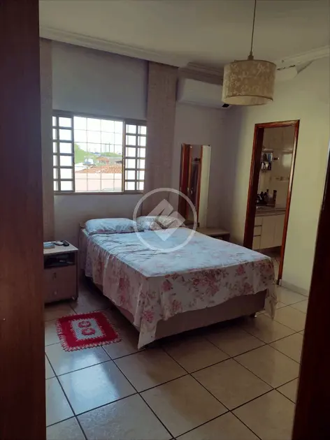 Sobrado à venda com 8 quartos, 330m² - Foto 18