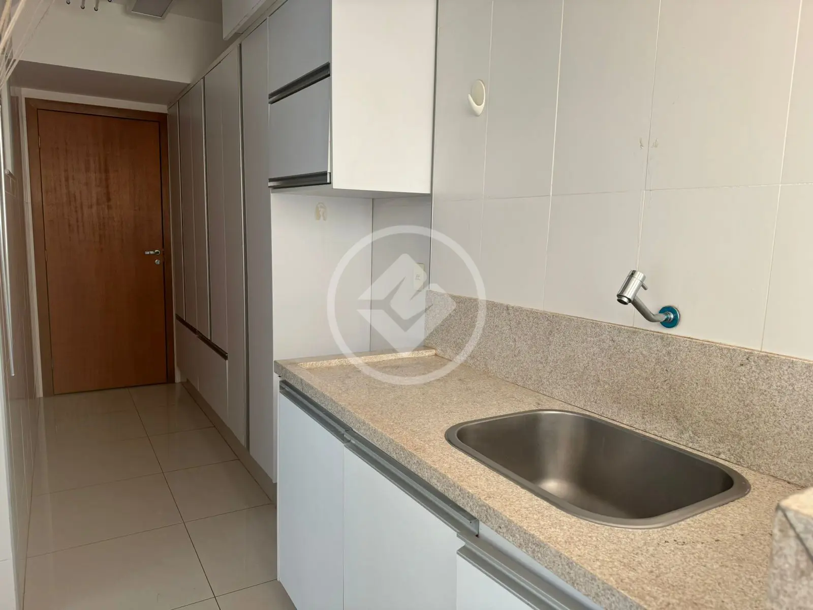 Apartamento à venda com 3 quartos, 169m² - Foto 8