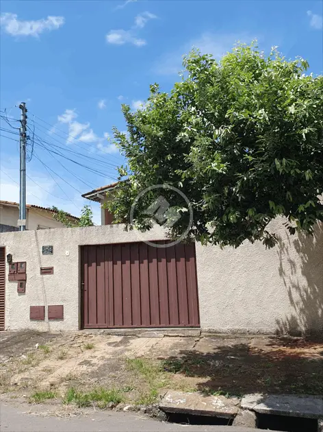 Casa à venda com 3 quartos, 114m² - Foto 1