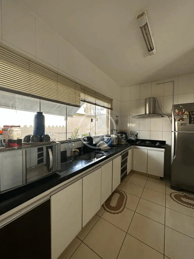 Casa à venda com 4 quartos, 182m² - Foto 16