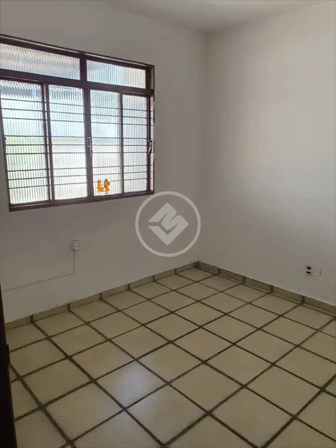 Casa à venda com 3 quartos, 114m² - Foto 2