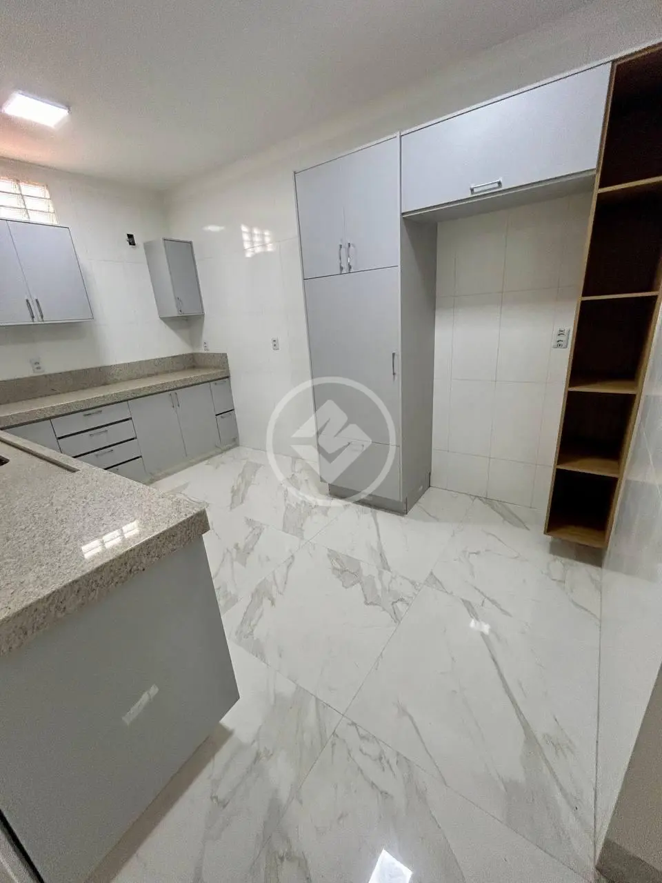 Casa à venda com 2 quartos, 64m² - Foto 8