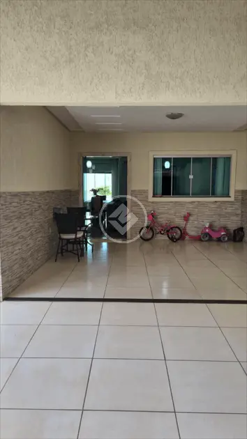 Casa à venda com 3 quartos, 169m² - Foto 3