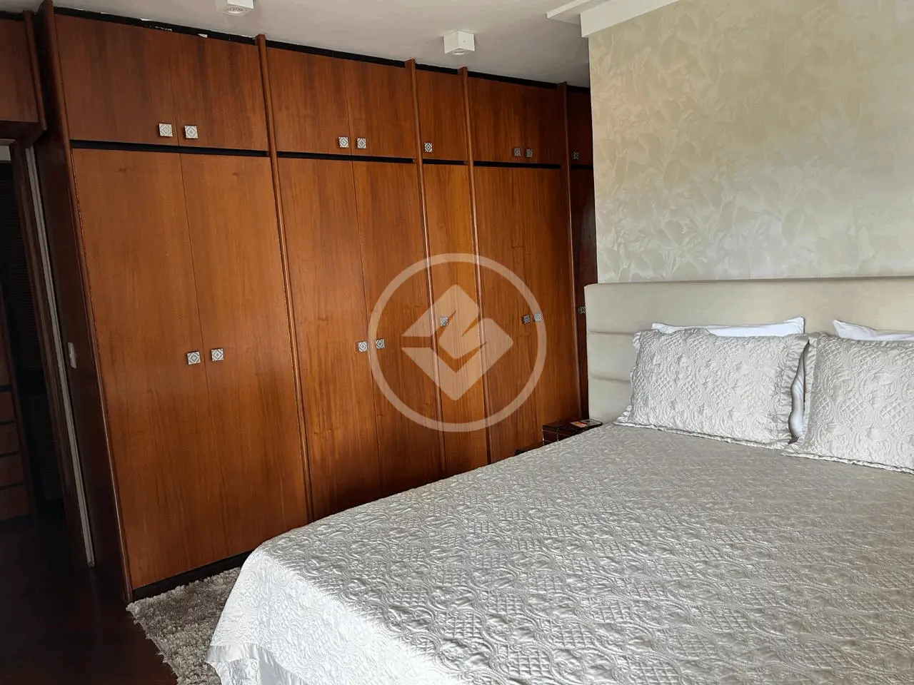 Apartamento à venda com 4 quartos, 224m² - Foto 9