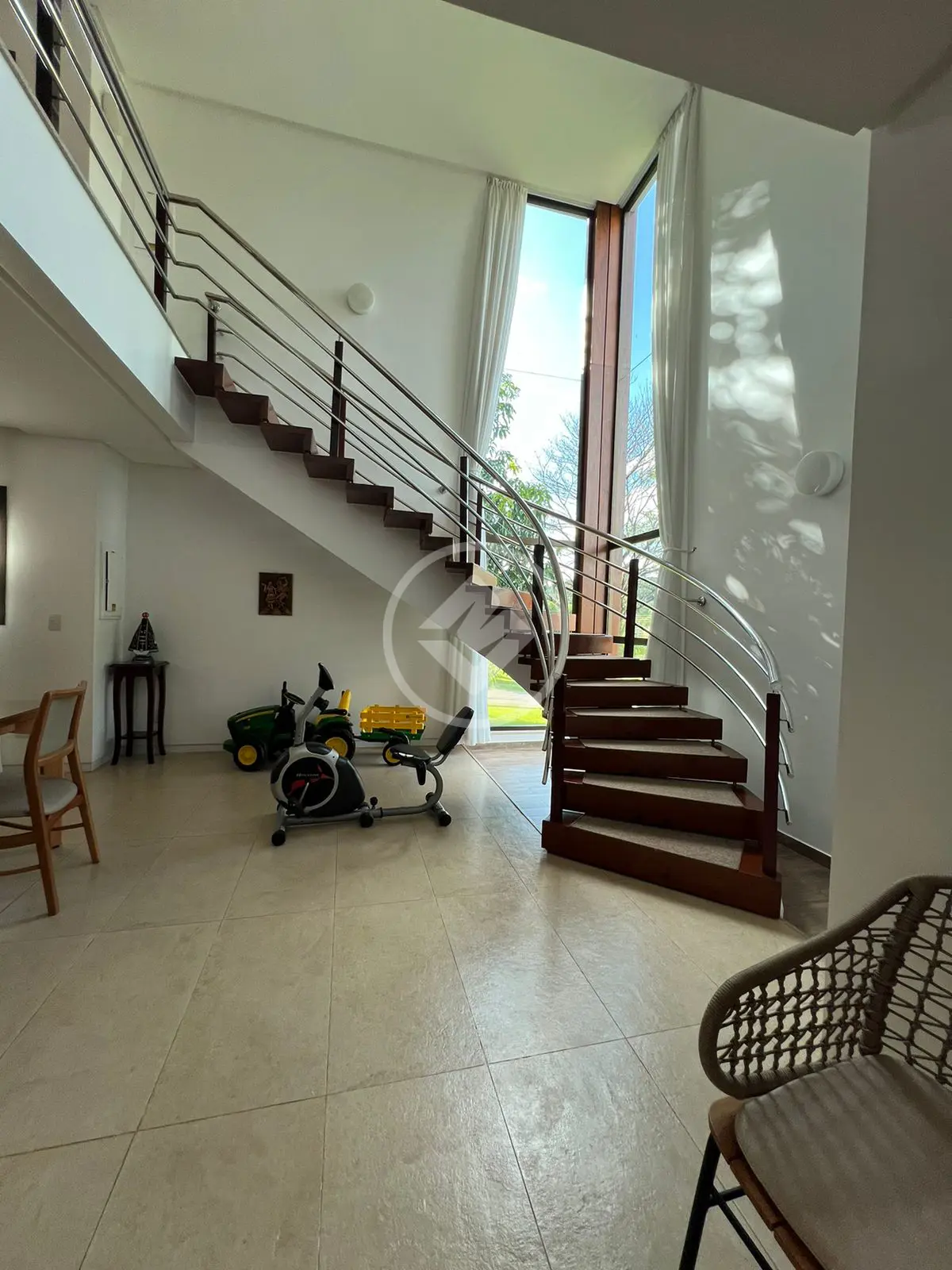 Casa à venda com 4 quartos, 371m² - Foto 4