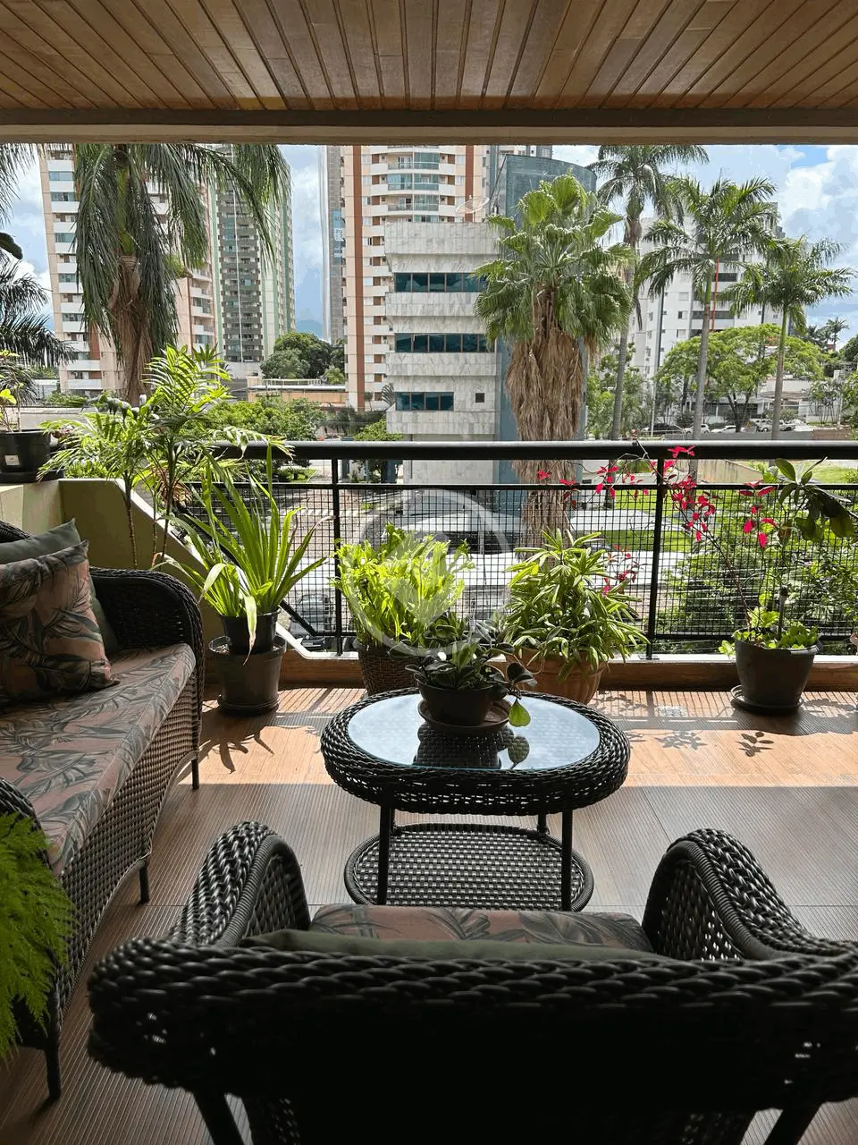 Apartamento à venda com 4 quartos, 224m² - Foto 2