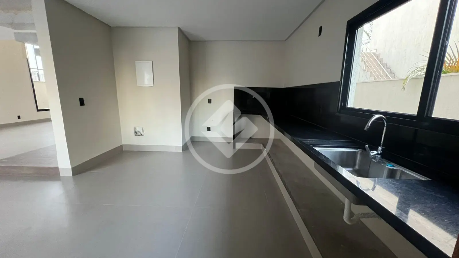 Casa à venda com 3 quartos, 320m² - Foto 10