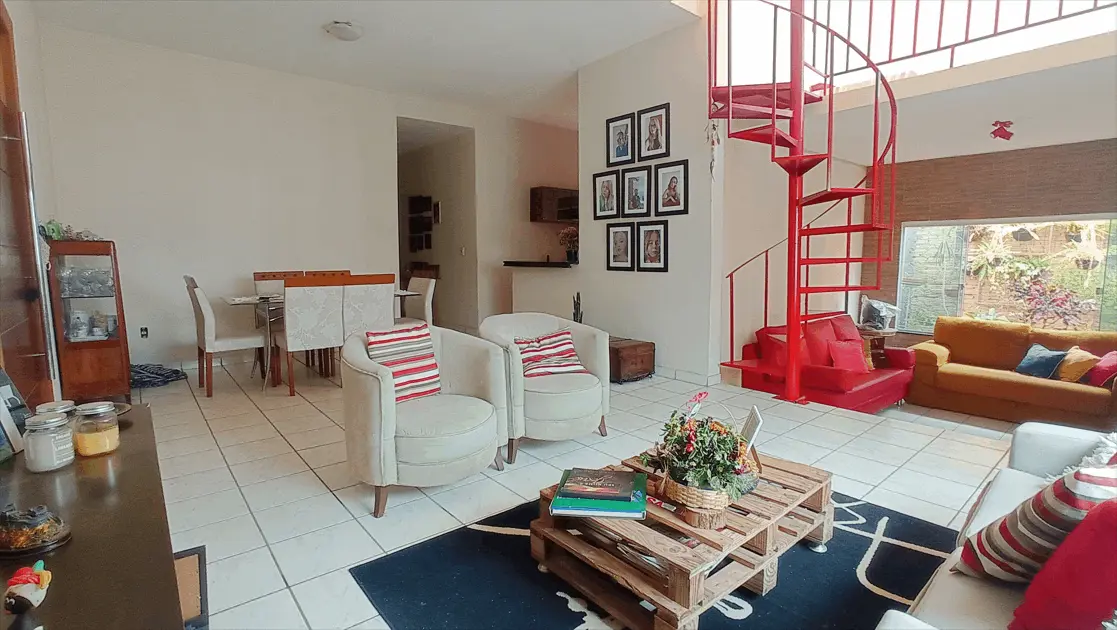 Casa à venda com 4 quartos, 260m² - Foto 4