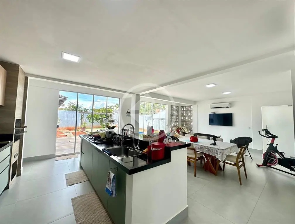 Casa à venda com 4 quartos, 202m² - Foto 5