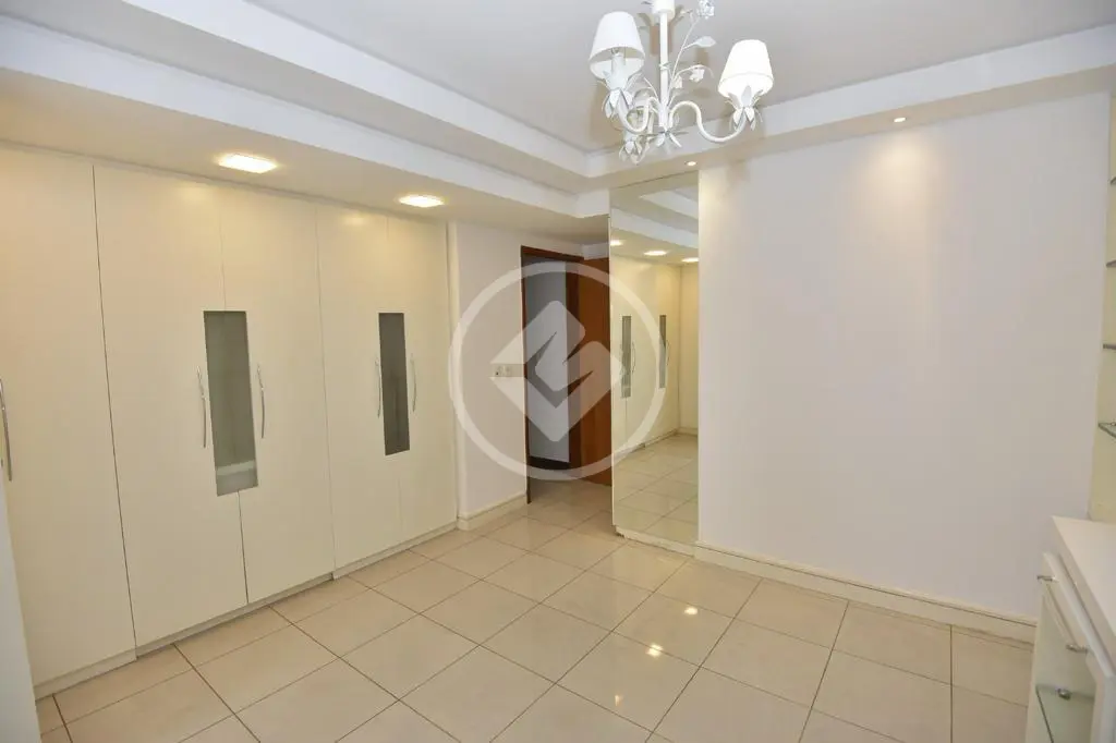 Apartamento à venda com 4 quartos, 198m² - Foto 1