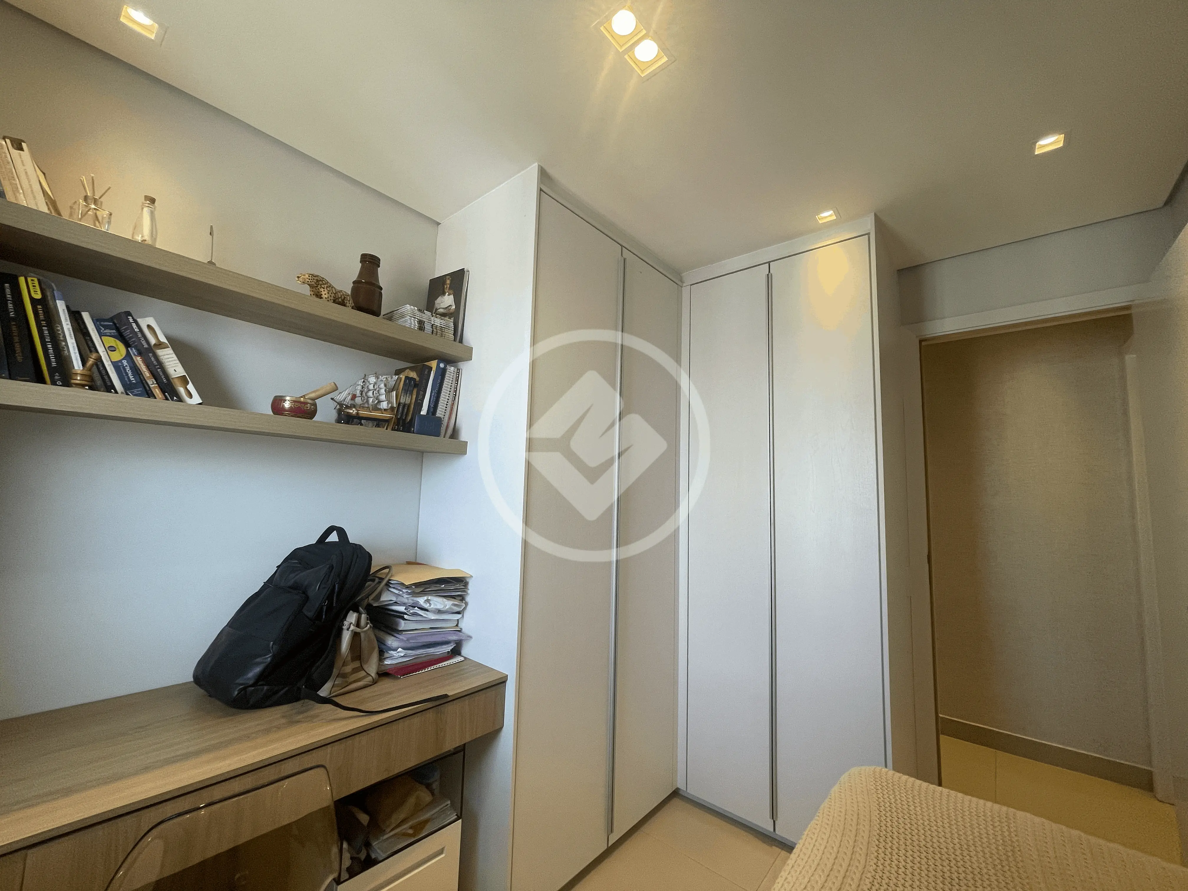 Apartamento à venda com 2 quartos, 70m² - Foto 3