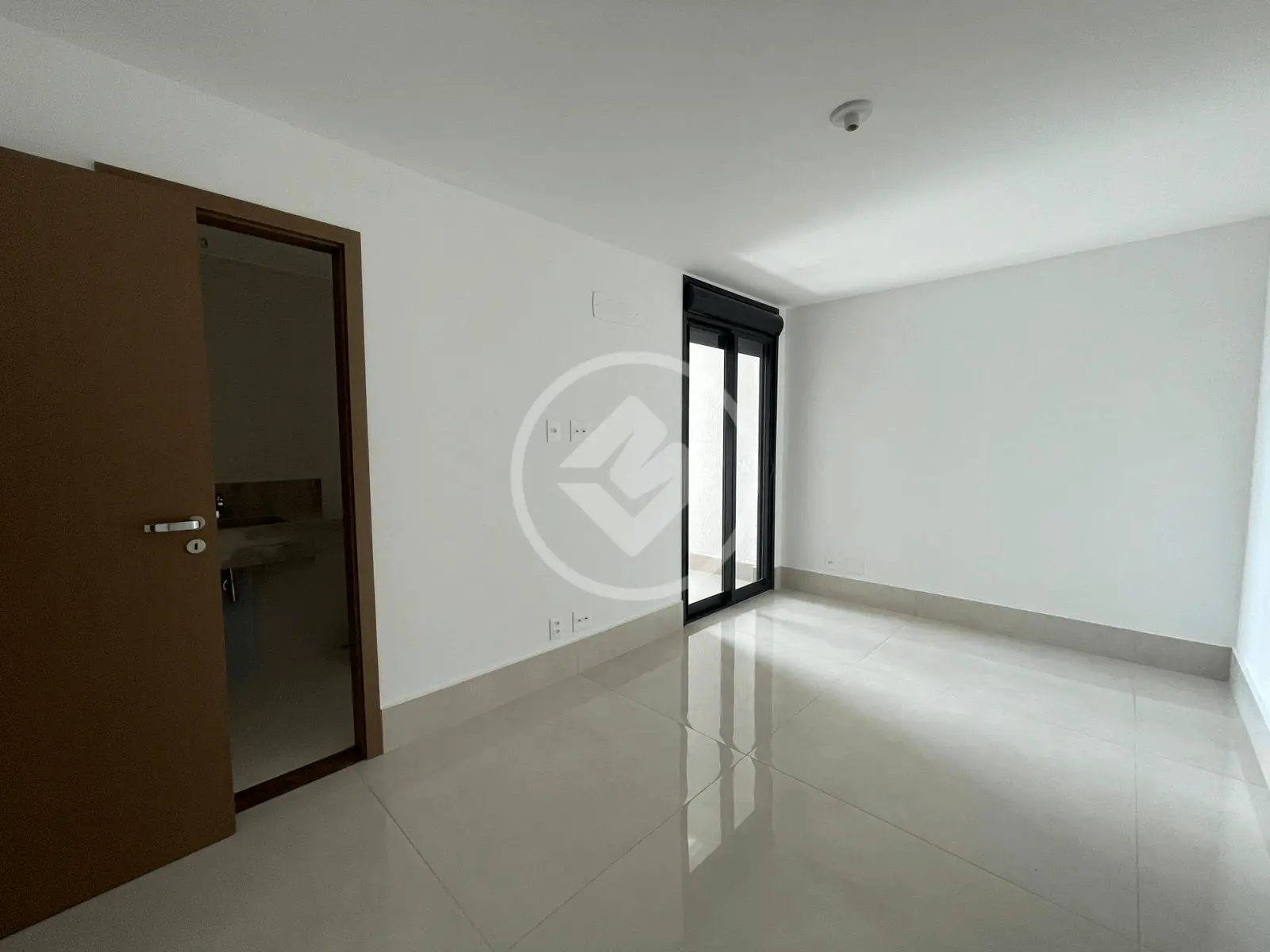 Apartamento à venda com 4 quartos, 222m² - Foto 10