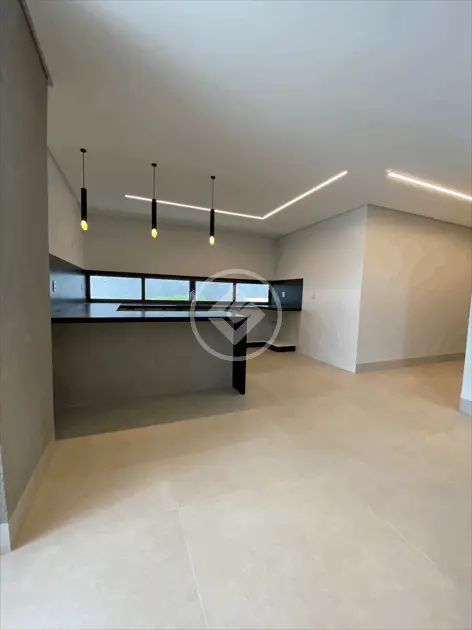 Casa à venda com 4 quartos, 290m² - Foto 2