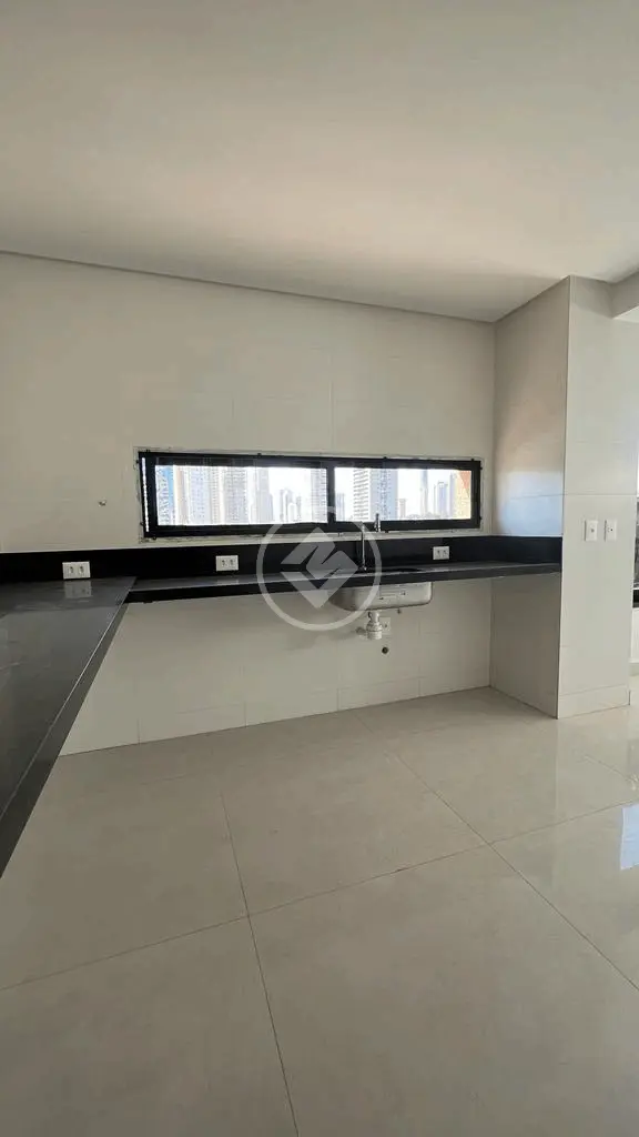 Apartamento à venda com 3 quartos, 123m² - Foto 2