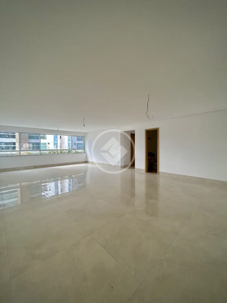 Apartamento à venda com 4 quartos, 256m² - Foto 5