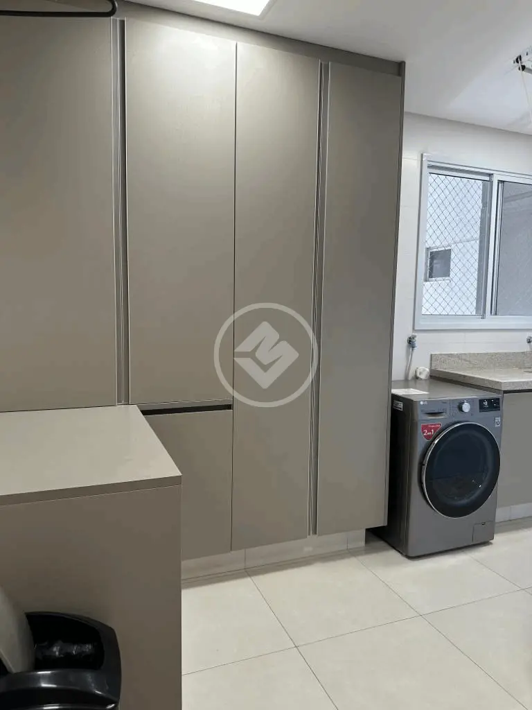 Apartamento à venda com 3 quartos, 225m² - Foto 3