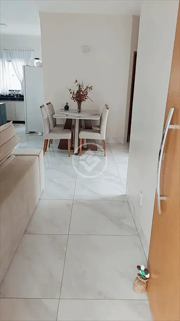 Casa à venda com 3 quartos, 110m² - Foto 1