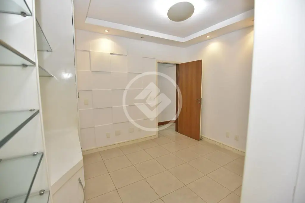 Apartamento à venda com 4 quartos, 198m² - Foto 12