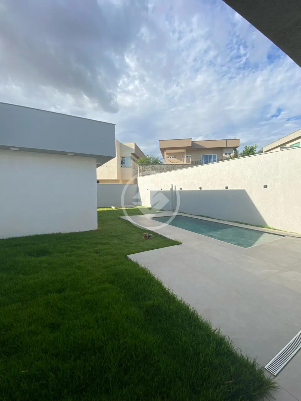 Casa à venda com 4 quartos, 280m² - Foto 2