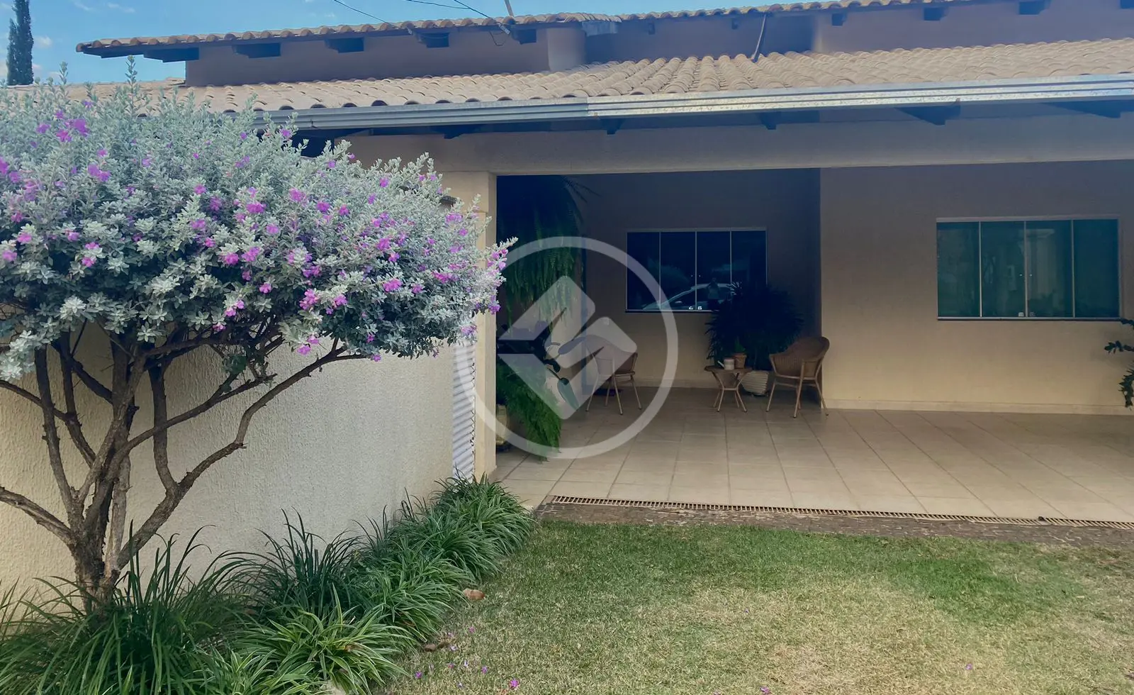 Casa à venda com 4 quartos, 302m² - Foto 2