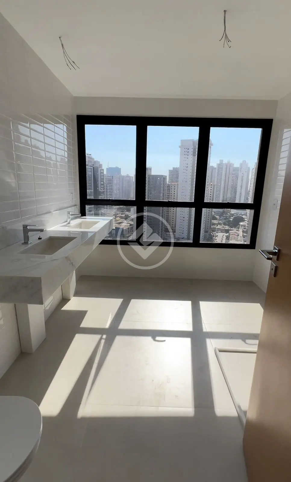 Apartamento à venda com 4 quartos, 254m² - Foto 4