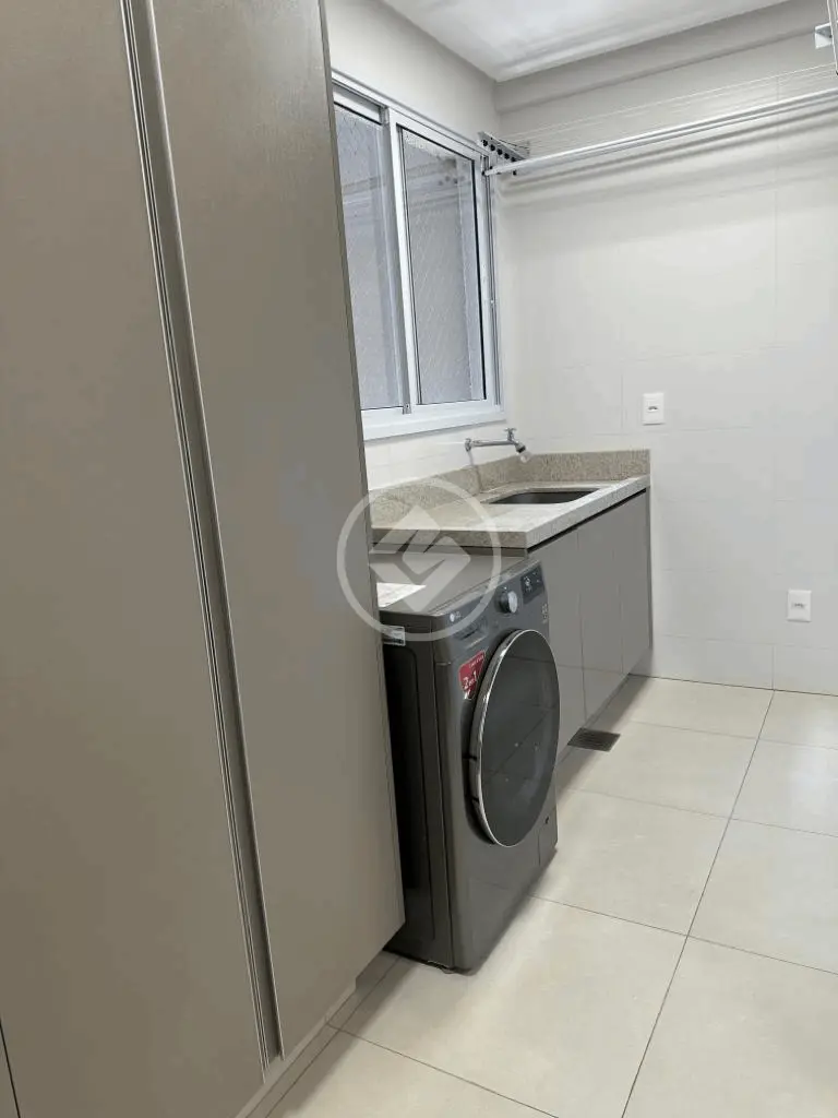 Apartamento à venda com 3 quartos, 225m² - Foto 4