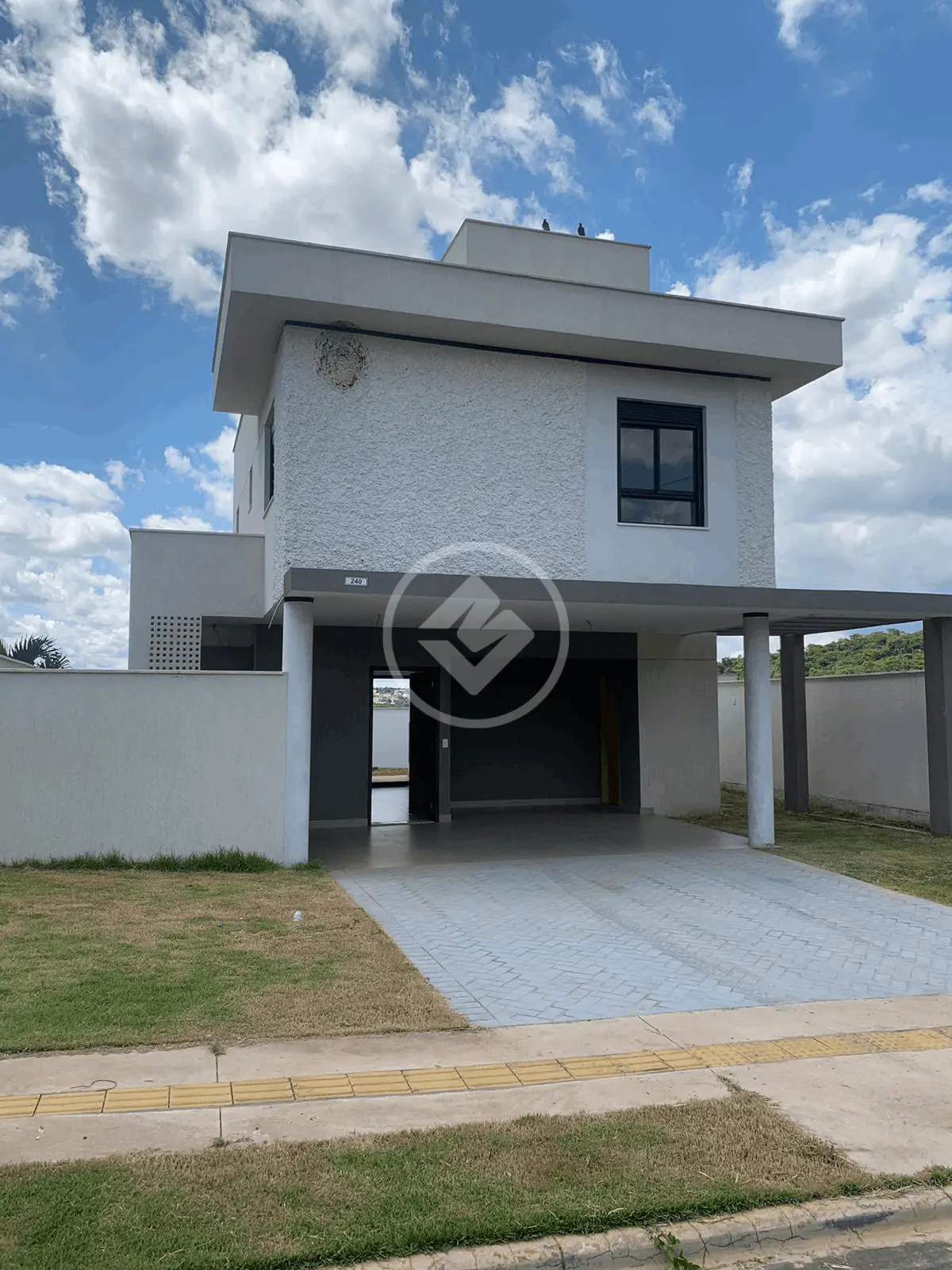 Casa à venda com 3 quartos, 166m² - Foto 1