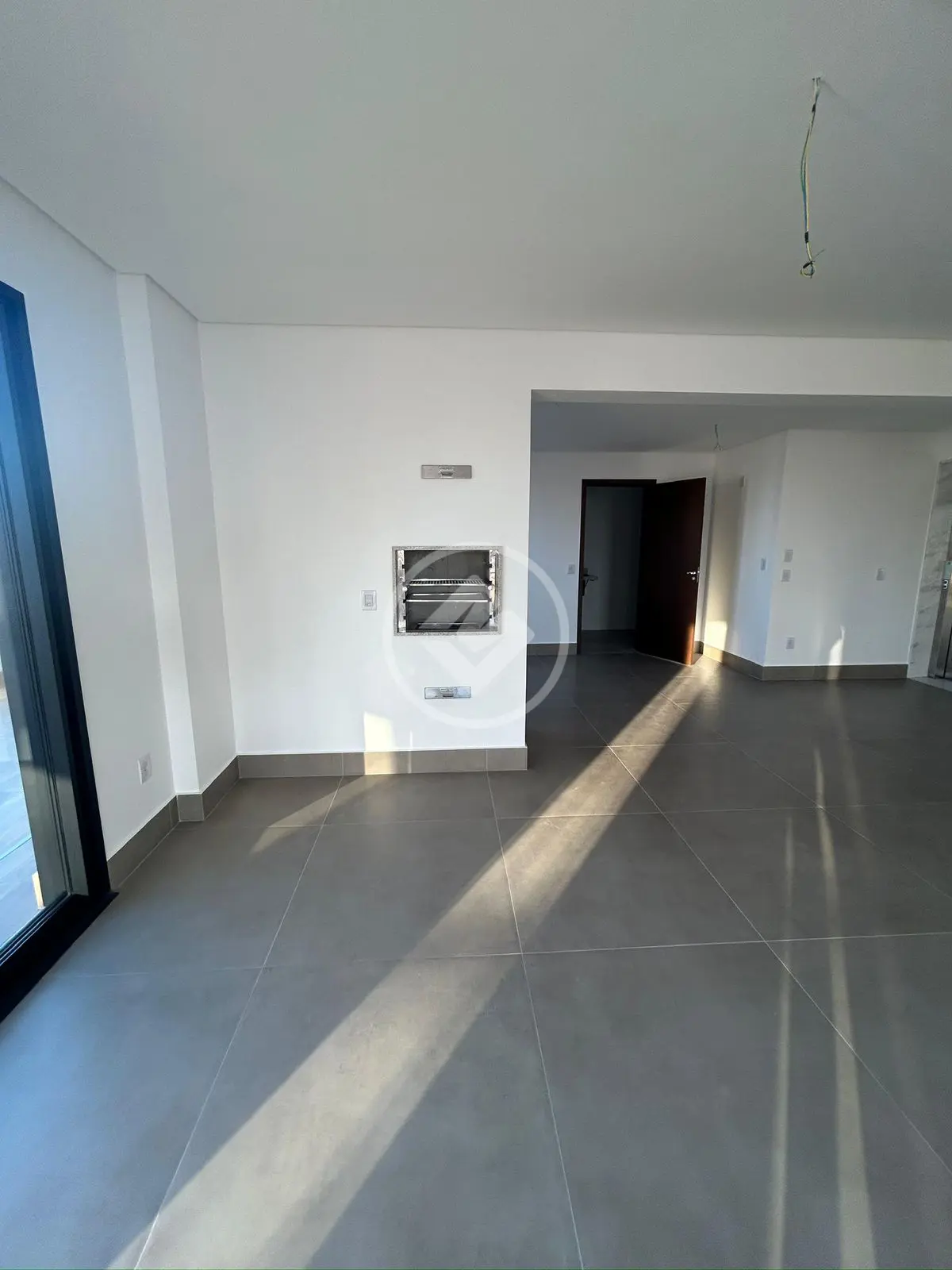 Apartamento à venda com 3 quartos, 235m² - Foto 2