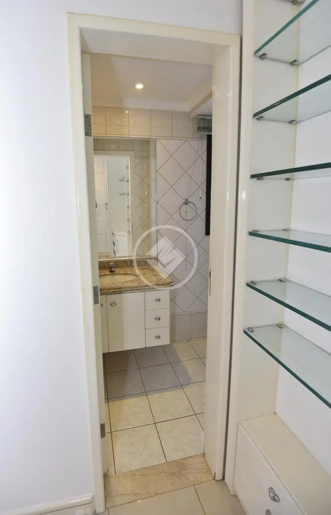 Apartamento à venda com 4 quartos, 198m² - Foto 11