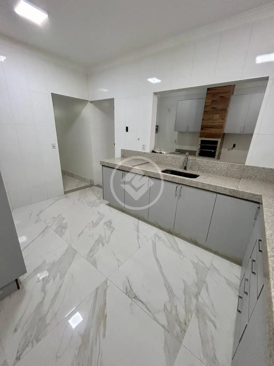 Casa à venda com 2 quartos, 64m² - Foto 11