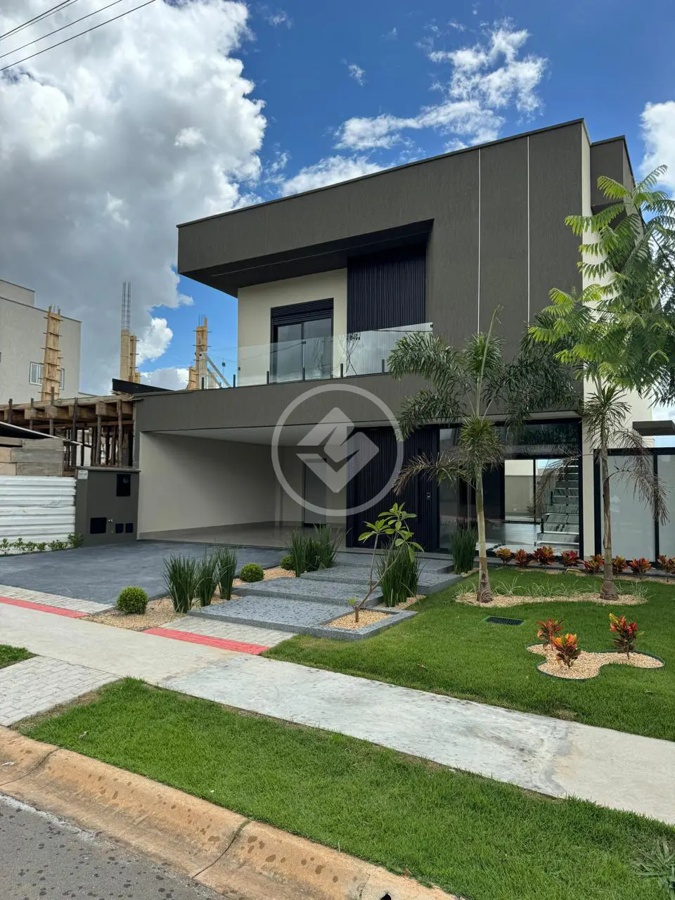 Casa à venda com 5 quartos, 275m² - Foto 2