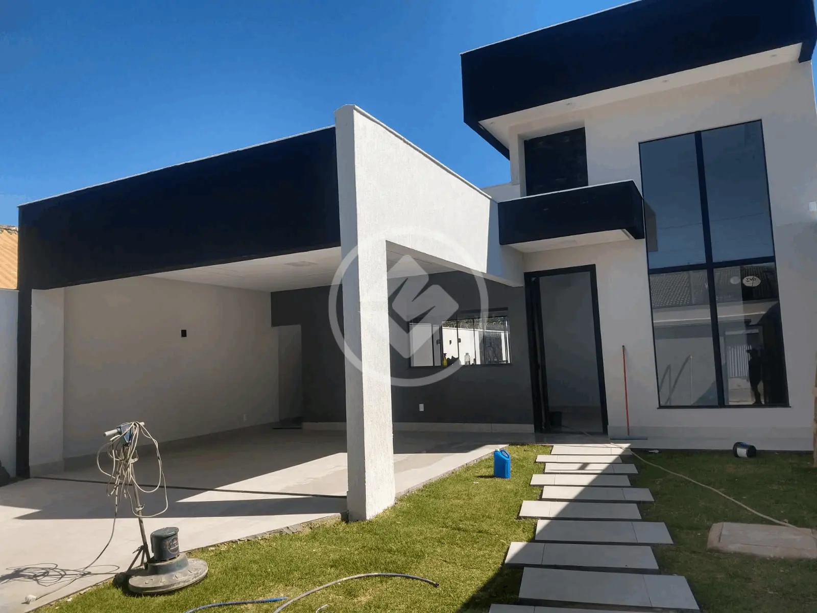 Casa à venda com 3 quartos, 155m² - Foto 1