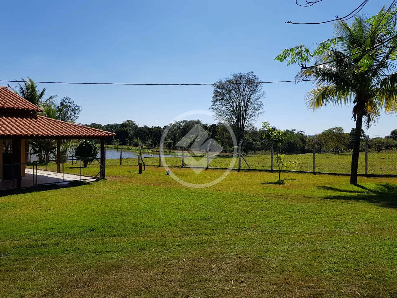 Fazenda à venda com 3 quartos, 400m² - Foto 2