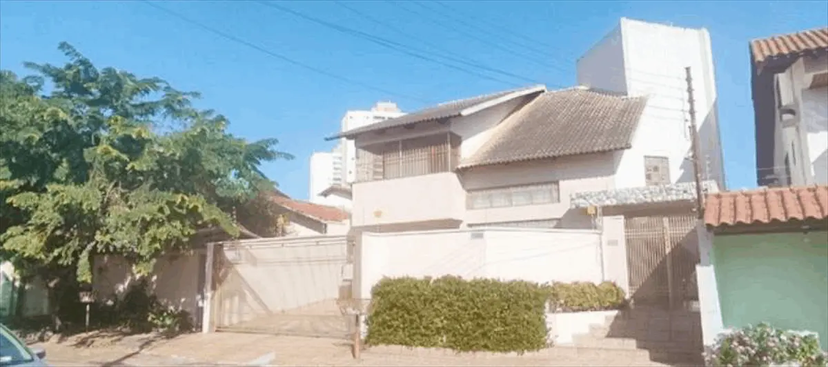 Sobrado à venda com 4 quartos, 300m² - Foto 1