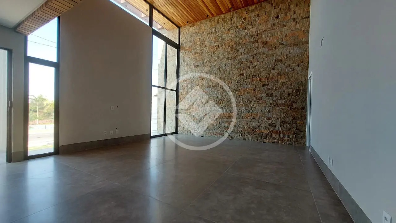 Casa à venda com 3 quartos, 250m² - Foto 3