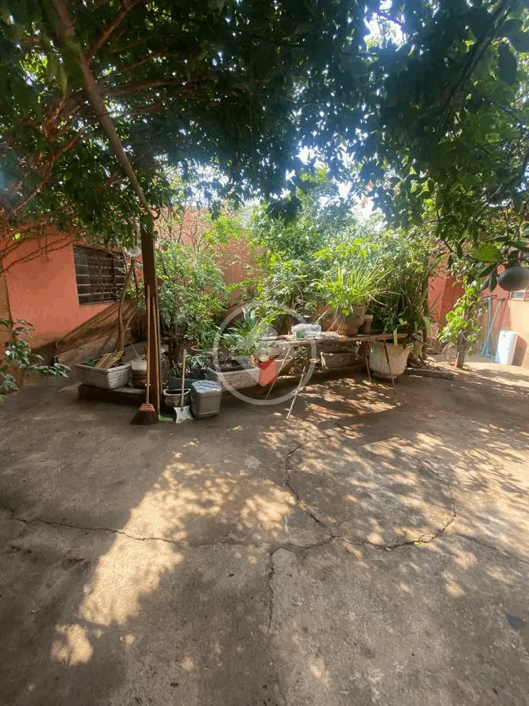 Casa à venda com 4 quartos, 350m² - Foto 2