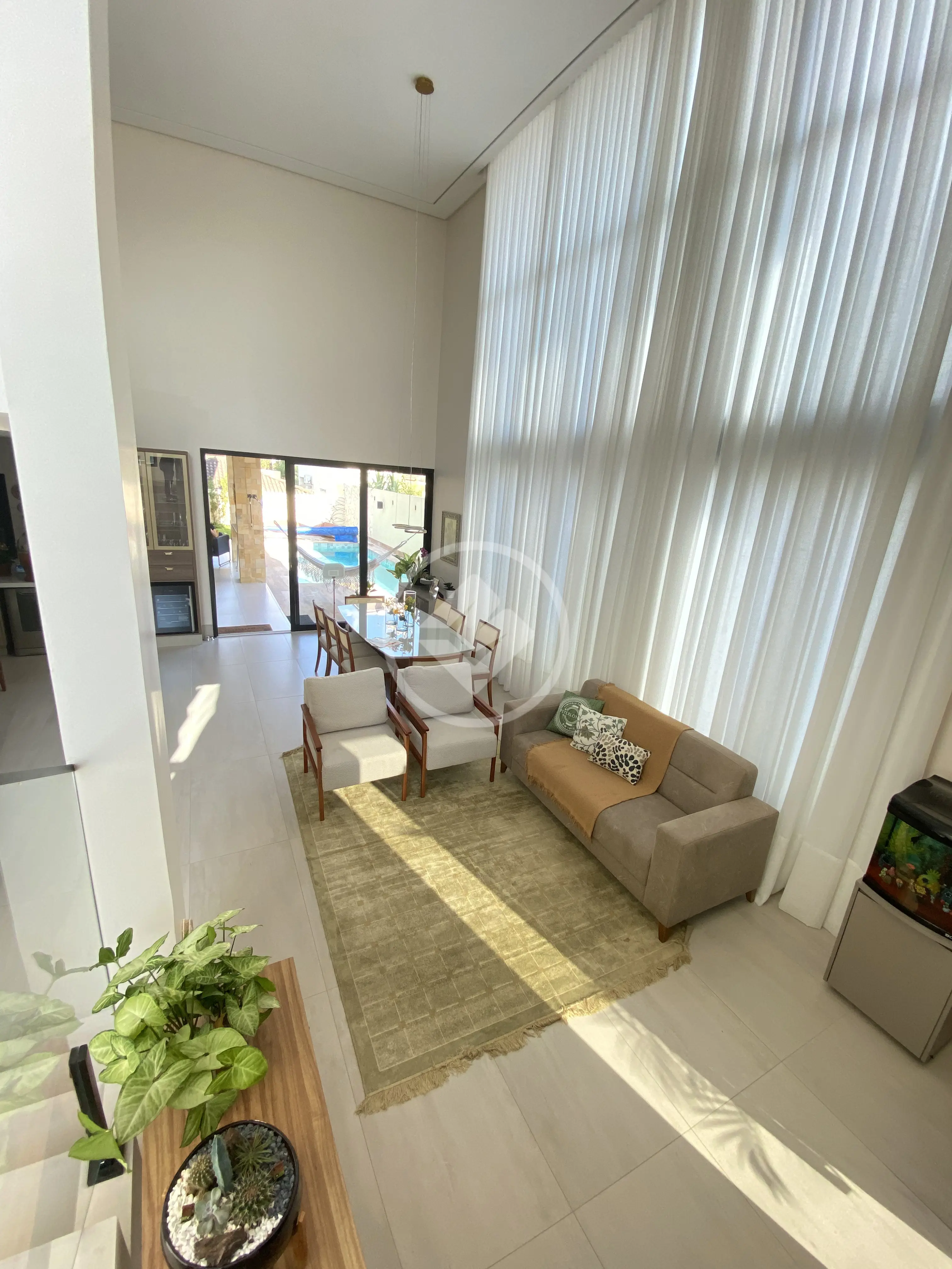 Casa à venda com 4 quartos, 333m² - Foto 4