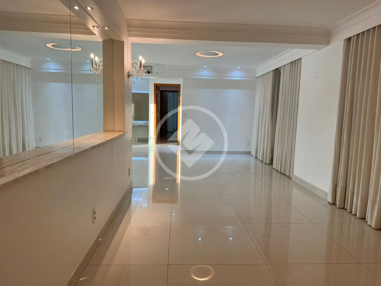 Apartamento à venda com 3 quartos, 169m² - Foto 4