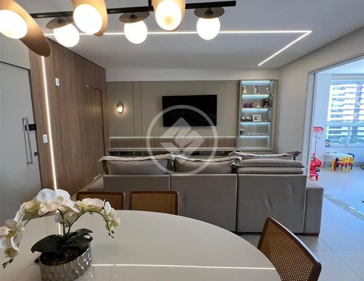 Apartamento à venda com 3 quartos, 155m² - Foto 3